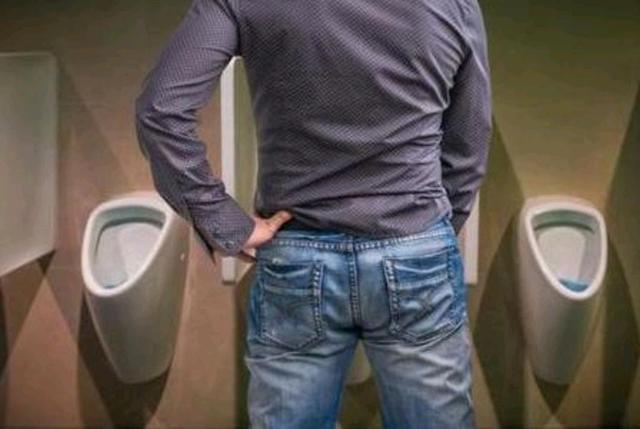 老年人想要晚年健康，生活中要懂得适当节制，5件事能不做就不做