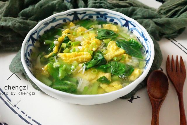 秋天干燥易上火，多给家人煮这汤喝，清爽含钙高，应季而食好度秋