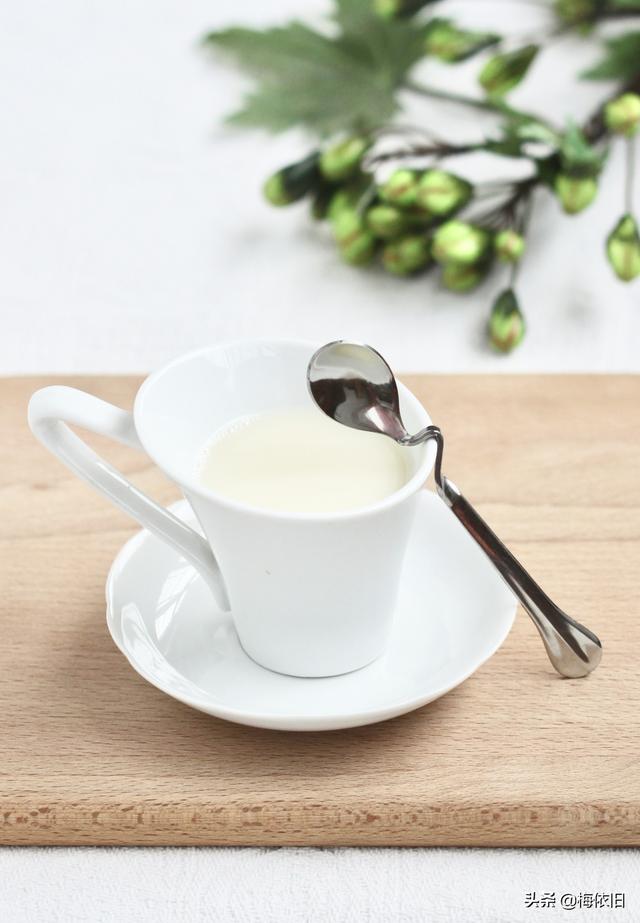 老话说：秋食白食，滋阴润肺，一碗3白饮，顺应时节，越喝越舒坦