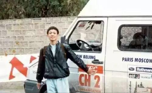 三次上市15分钟拉来投资，让胡玮炜3年赚15亿，李斌究竟有多厉害