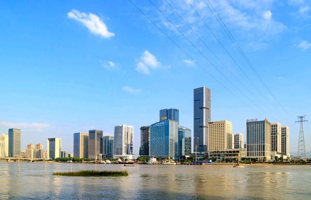 福州、厦门、泉州，谁能成为福建首个特大城市？