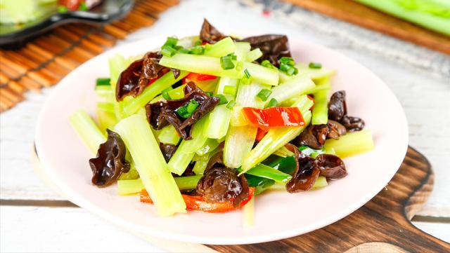 秋季护肝，为了防止肝脏出现病态，一起做几道简单的“护肝菜”