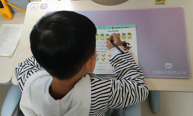 COBENSON科贝森儿童学习桌椅：安全可调节，给孩子带来好学习习惯