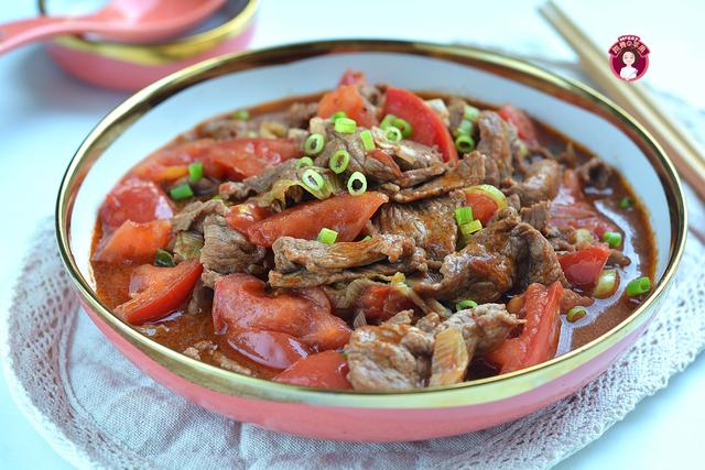番茄牛肉飯早餐真豪橫，10分鐘輕松搞定，元氣滿滿連午餐都有瞭