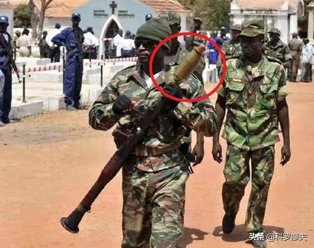 幾內亞士兵曝光最強rpg 中國造的獨門武器 能跳起兩米凌空爆炸 Kks資訊網