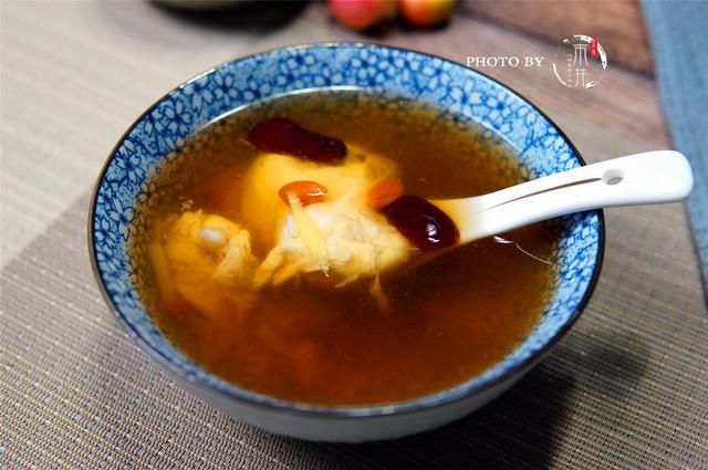 天冷了，手脚冰凉多吃“3红3黑”，温而通之，元气满满过深秋