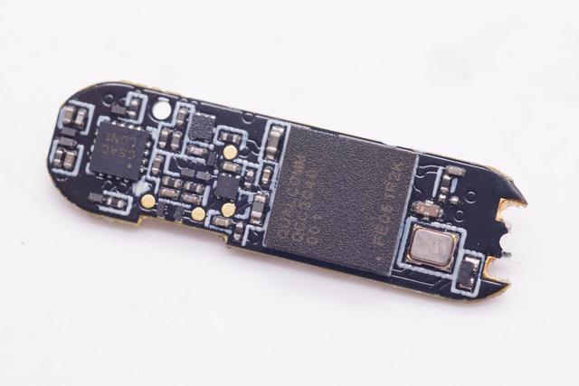 采用高通QCC3040蓝牙主控，omthing首款降噪耳机AirFree2拆解报告