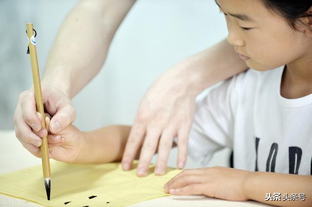 应该给孩子选择怎样的兴趣班，有利于他的成长？