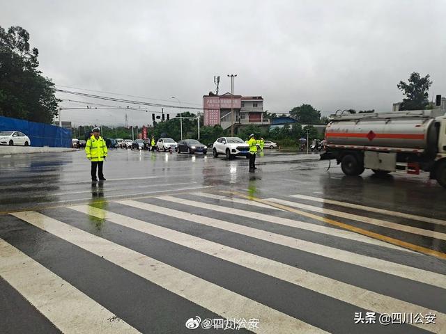 【四川泸县6.0级地震】呼吁：请让出救援生命通道！