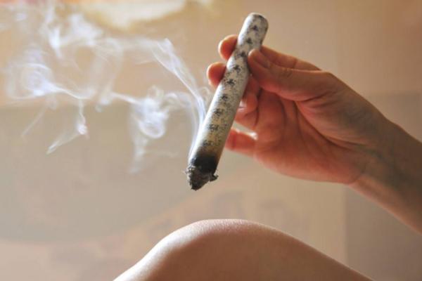 既怕冷又上火，“上热下寒”体质的人，该如何调理？本文给您建议