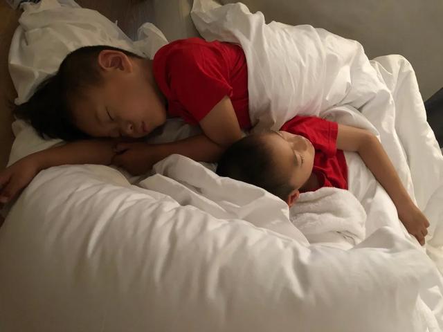 花不够的钱，端不平的水，成为三孩父母究竟要付出什么代价？