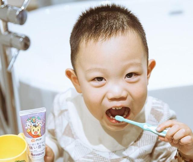 要不要给孩子报早教班