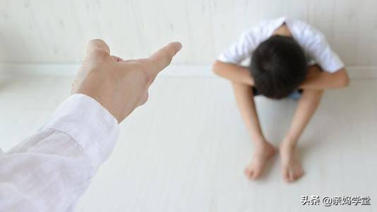 孩子哭泣是自我释放的过程，允许孩子哭，是为人父母最好的温柔