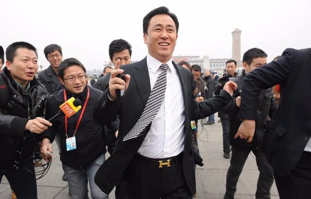 拆解恒大2万亿债务路：始于16年与监管背道而驰，许家印十年套现500亿