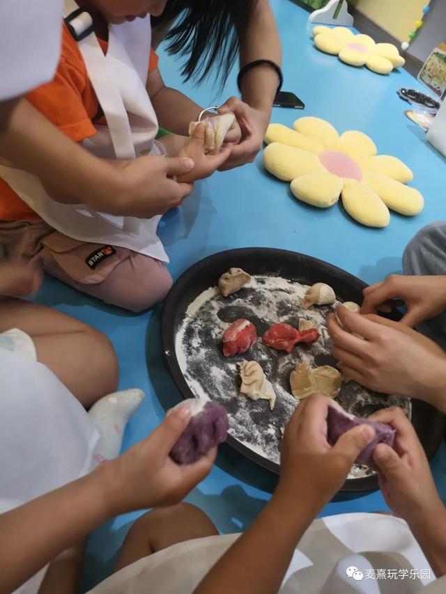 CCTV发现品牌栏目组-MACY是如何让小朋友们越玩越聪明的?麦喜玩学