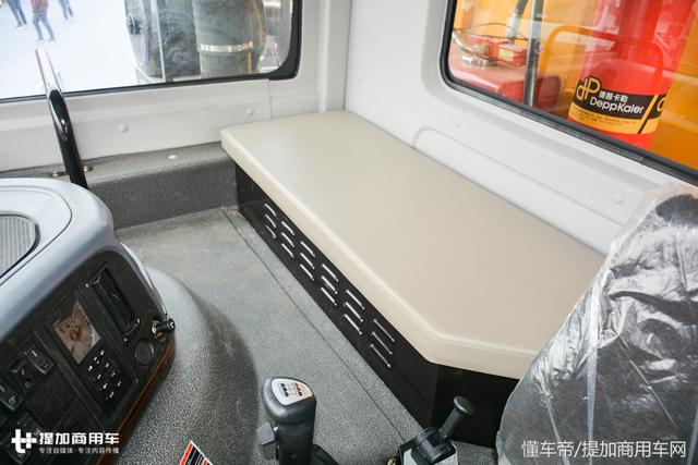 矿用工程车