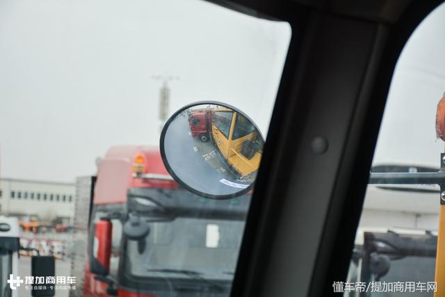 矿用工程车
