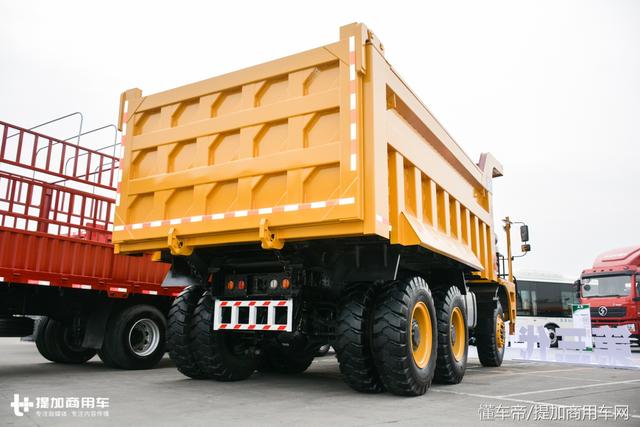 矿用工程车