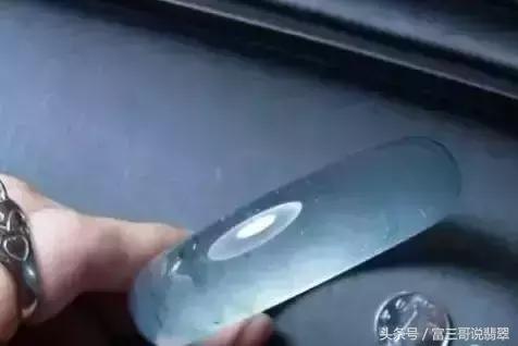 三万左右翡翠手镯图片翡翠手镯怎么挑-第2张图片-翡翠网