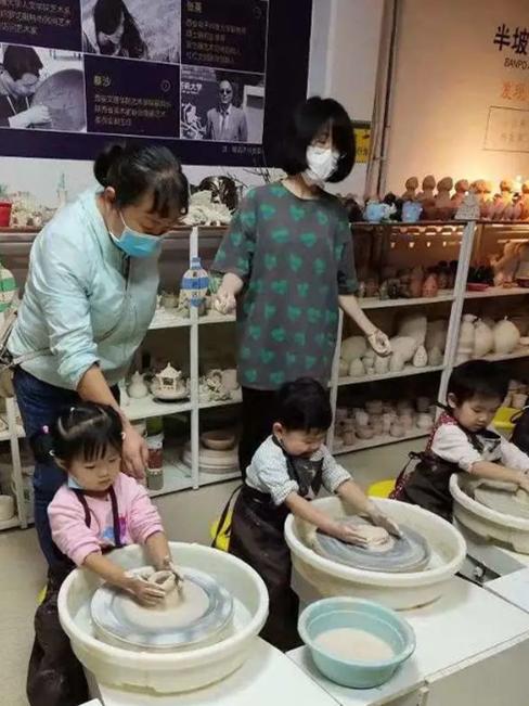走进陶艺室 体验艺术盛宴