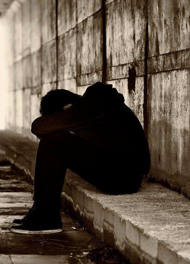 澳洲40岁女子让17岁男孩去她家做心理治疗，却与其发生关系被停职