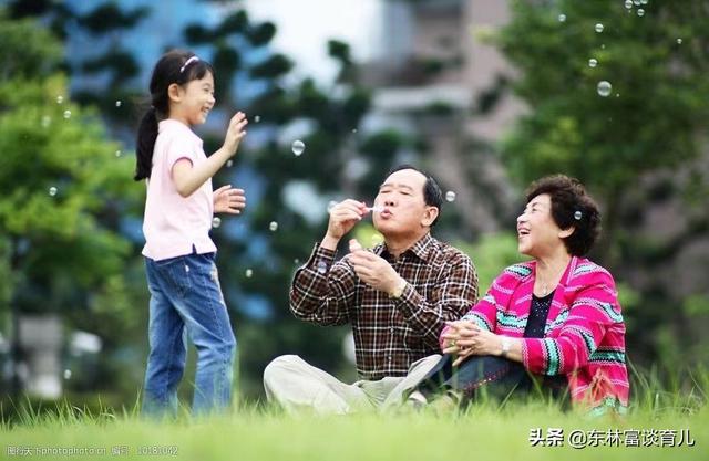 三胎政策放开了，这3类家庭更爱要三胎，说说身边三胎家庭的故事