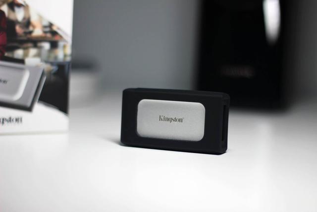 读写最高2000MB/s，小巧还有三防设计 - 金士顿移动固态硬盘XS2000