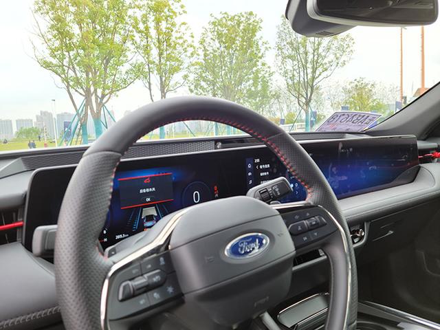 试驾EVOS，捅破传统燃油车的天花板，福特要做先行者？
