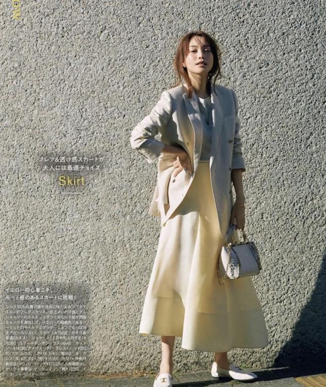 休闲西装配什么鞋子（休闲西装怎么搭配）