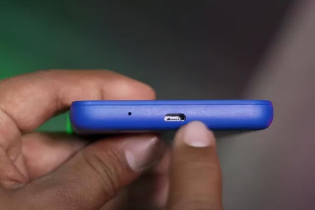 印度首富安巴尼吹嘘的印度手机，出来了