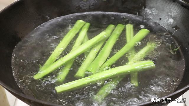 芦笋怎么吃好吃（白灼芦笋的做法和步骤）