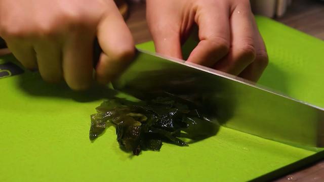 小米这样做太香了，比火腿肠好吃，比煮粥营养，挑食宝宝能吃一碗