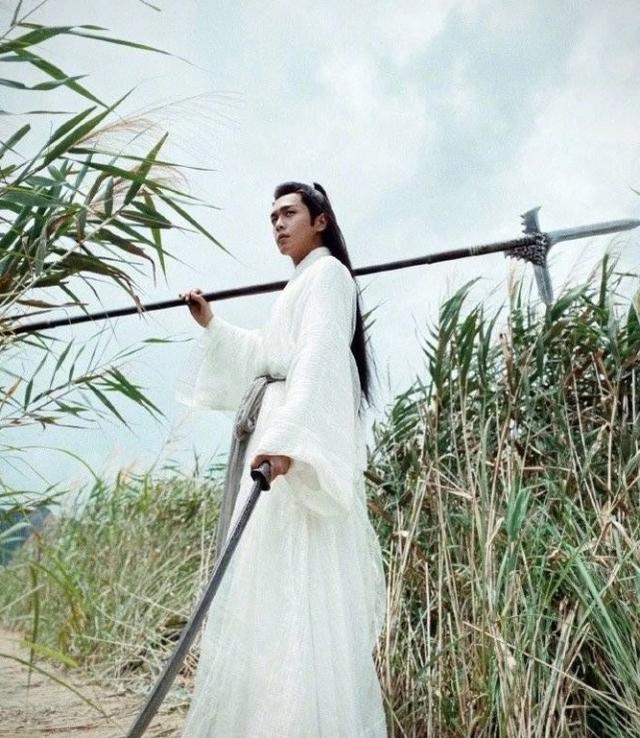 张若昀辟谣女儿小名:张若昀霸气辟谣网传女儿小名，三个问号很无语，配图厉害了