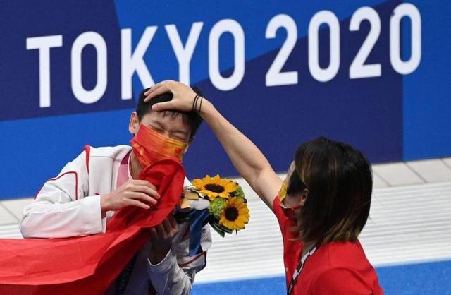 夺冠成名后，爱笑的杨倩、全红婵、张家齐，怎么就笑不出来了？
