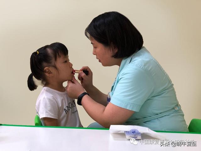 几个常用的口肌训练方法你用对了吗？