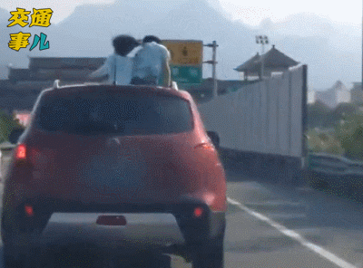 不要让孩子把头伸出车窗之外