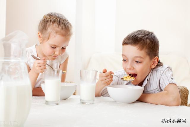 孩子吃饭不按时怎么办？