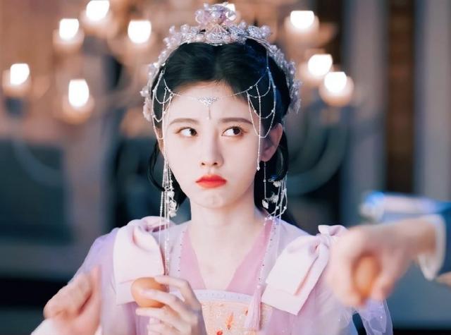 躲不过 鞠婧祎 嘉南传 造型多样 却还免不了被吐槽千篇一律 今日热点