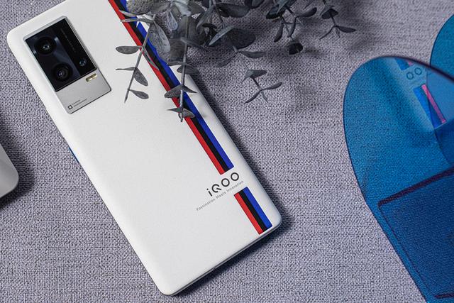 一加、iQOO、华为、OPPO，细数联名汽车的手机品牌