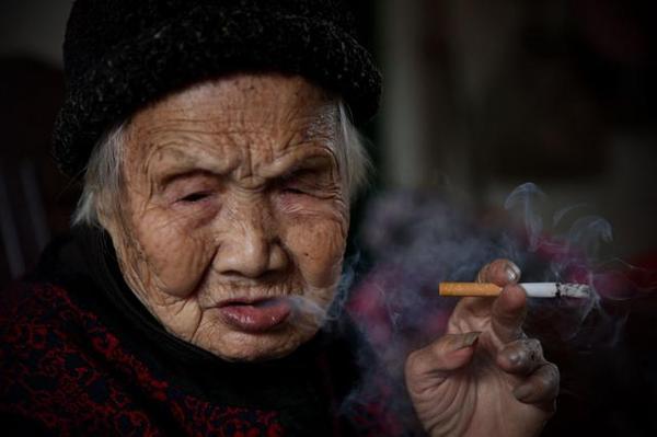 经常饭后抽烟，身体会怎样？4条“抽烟原则”，老烟民或要注意