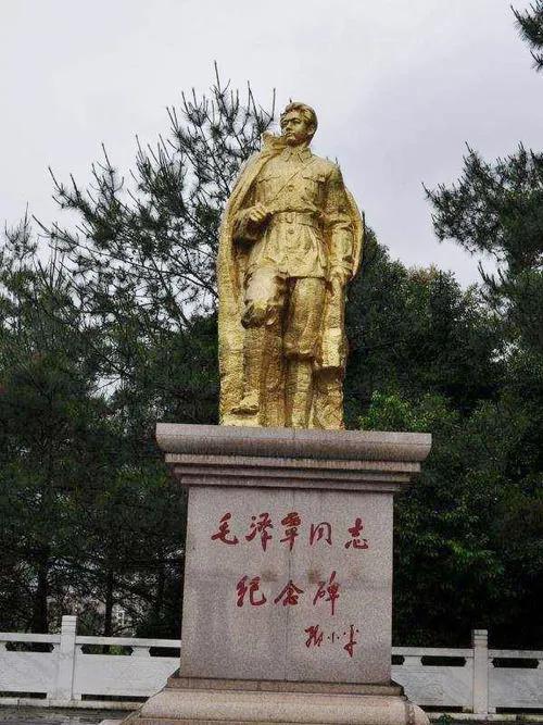项英保姆，给伟人弟弟守墓75年，去世前嘱咐后人：把墓守下去