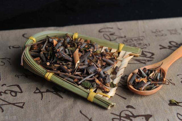 腰膝酸软无力？一剂独活寄生汤，补肝肾、强筋骨，还可气血双补