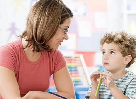 父母的唠叨，是伤害孩子的慢性毒药