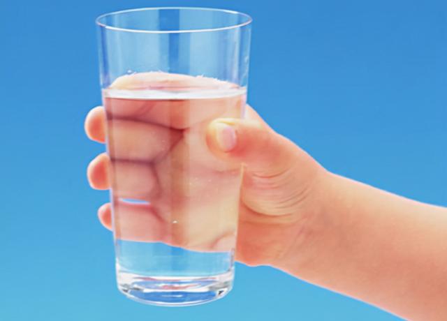 晨起后喝一杯温水，能带来哪些好处？