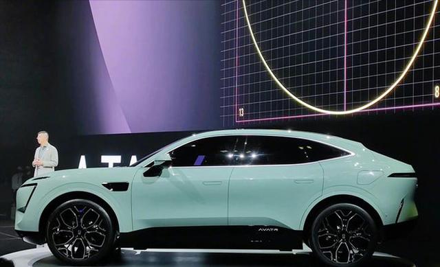 华为、宁德时代和长安汽车的阿维塔 E11 卖30万，零百加速3秒多