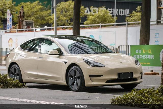 特斯拉-model  3全车LB改色膜高亮卡其米兰