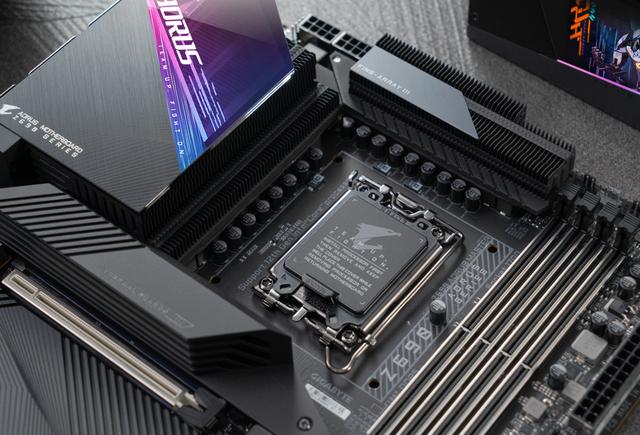 Intel酷睿i9 12900K性能称王，Intel第12代酷睿处理器首发测评