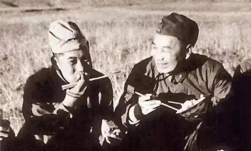 “开国上将”91岁杨成武养生秘诀：“3有”作伴，福寿双全