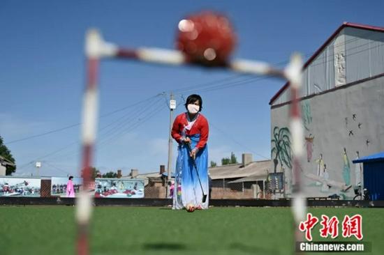 李稻葵：中国的共同富裕为何不是“给穷人发钱，向富人收税”？