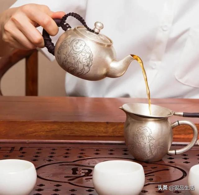 深秋已至，茶暖远寒，应该喝什么茶养生？